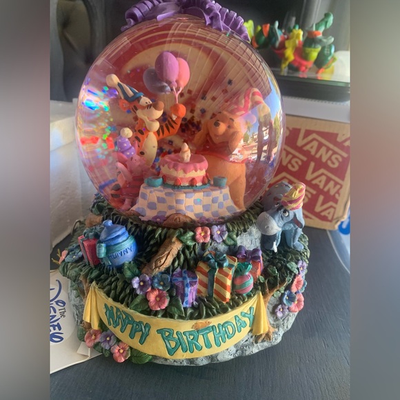 Winnie the Pooh Snow Globe-Disney -Happy Birthday to You -Mildred & Patty Hill - Picture 2 of 7